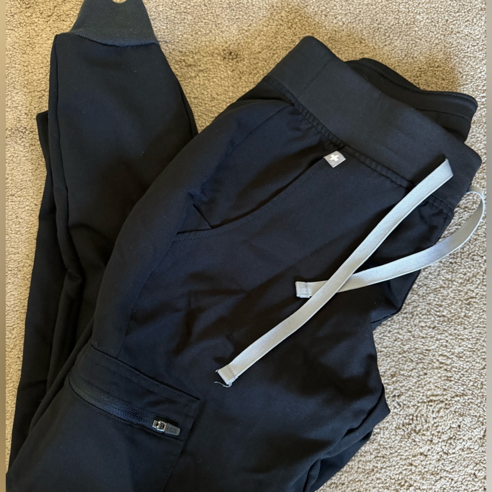 FIGS Women’s Black Joggers- Zamora- XXS/Petite
